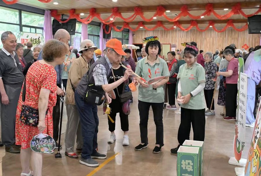 成都锦欣花乡老年公寓:能照顾老年痴呆且能走动的老人吗?一份认知症长者选型参考