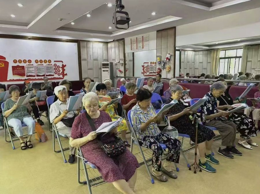 成都锦欣花乡老年公寓：认知症长者入住后能否使用长护险？这份指南供参考
