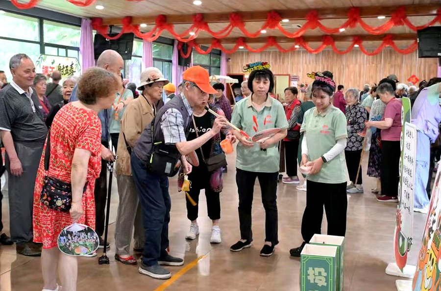 成都锦欣花乡老年公寓：双人间与单人间价格差异及费用透明指南