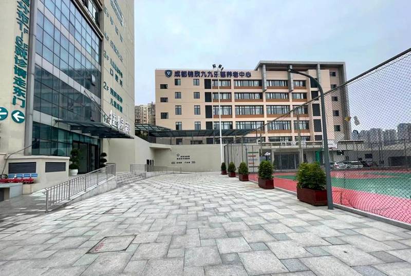 成都锦欣九九乐慈:承接鼻饲与尿管照护的医养结合实践观察