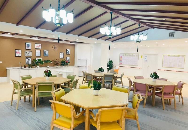 成都康源养老·书院街长者屋:能协助老人完成洗澡、如厕、衣物清洗等日常生活照料吗?