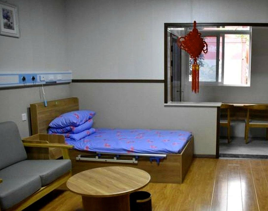 成都龙泉聚宝山养老中心：影视厅与茶艺室打造多彩晚年生活