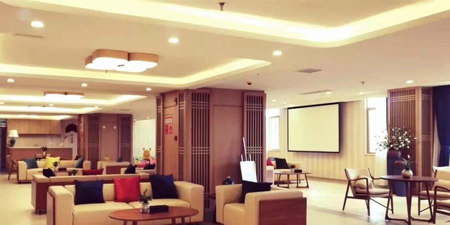 成都哪些养老院能收慢阻肺吸氧老人?亲睦家·鹭湖长者社区家属真实经历梳理