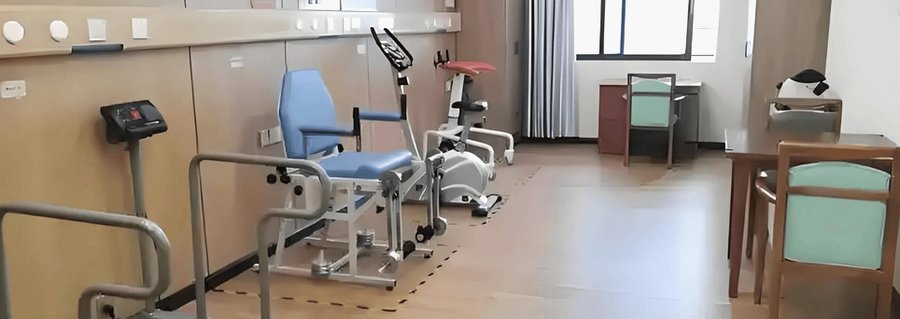 成都暖巢人家照料护理中心:重症稳定期老人吸氧吸痰照护指南