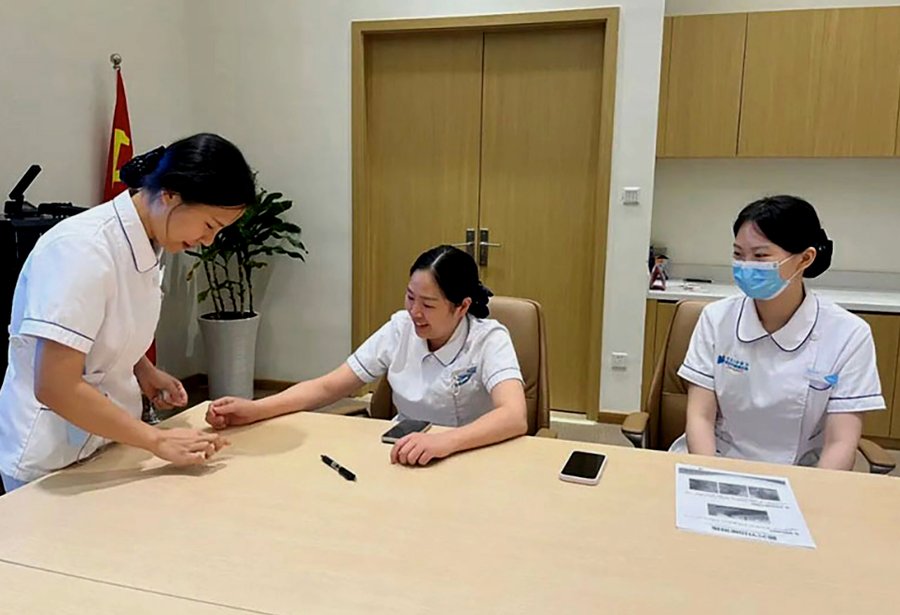 成都郫都区带胃管老人照护参考|顾连老年医养中心收住条件与合规梳理