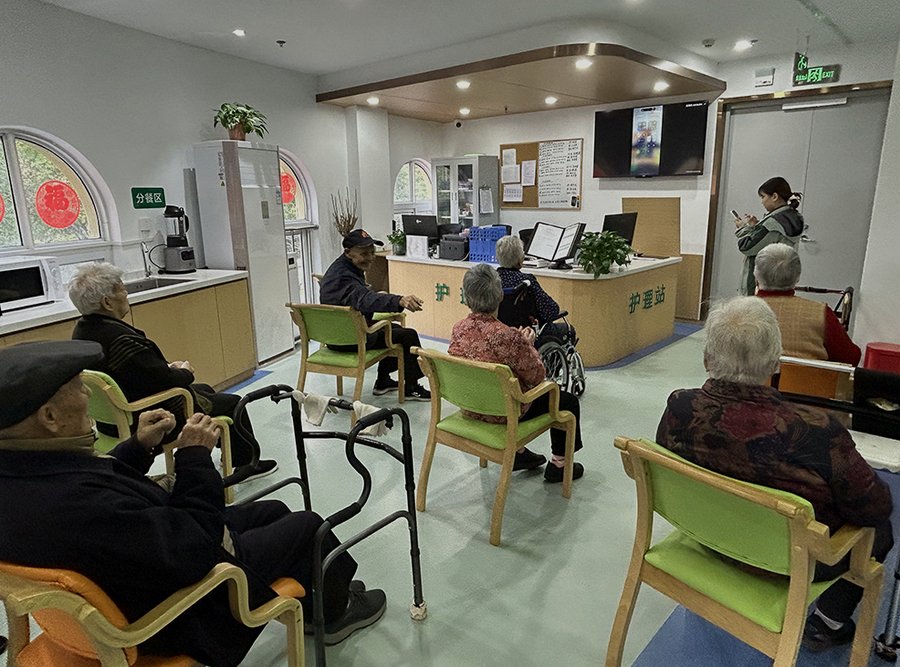 成都期颐花老年养护中心居室设施配置说明:成华区单人间、双人间与地暖采暖