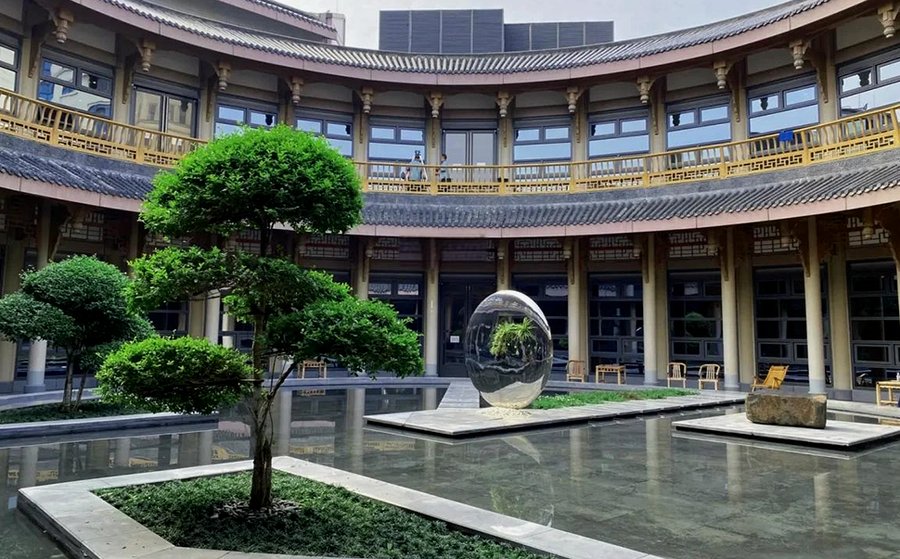 成都轻度认知症长辈的照护选择:在泰康之家·蜀园,不封闭、可探视的开放空间如何实现?