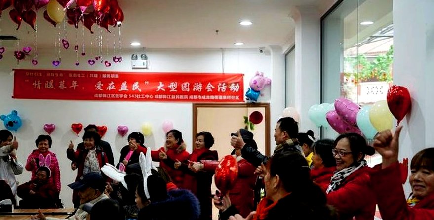 成都青龙街道泽安社区养老院膳食服务考察:营养师如何定制个性化老年餐?
