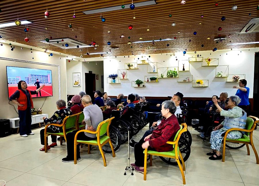 成都青羊区过街楼颐碗汤社区养老中心:民办社区照料中心参考