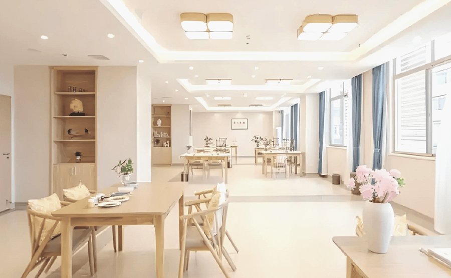 成都青羊区近地铁养老院 探视出行便利指南