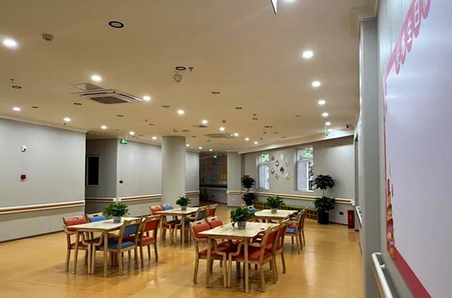成都青羊区居室带独立卫生间洗衣机与阳台的养老院选择参考指南 成都市过街楼颐碗汤社区养老中心