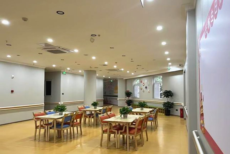 成都青羊区颐碗汤社区养老中心:内设医务室,为需要吸痰护理的长者提供专业照护