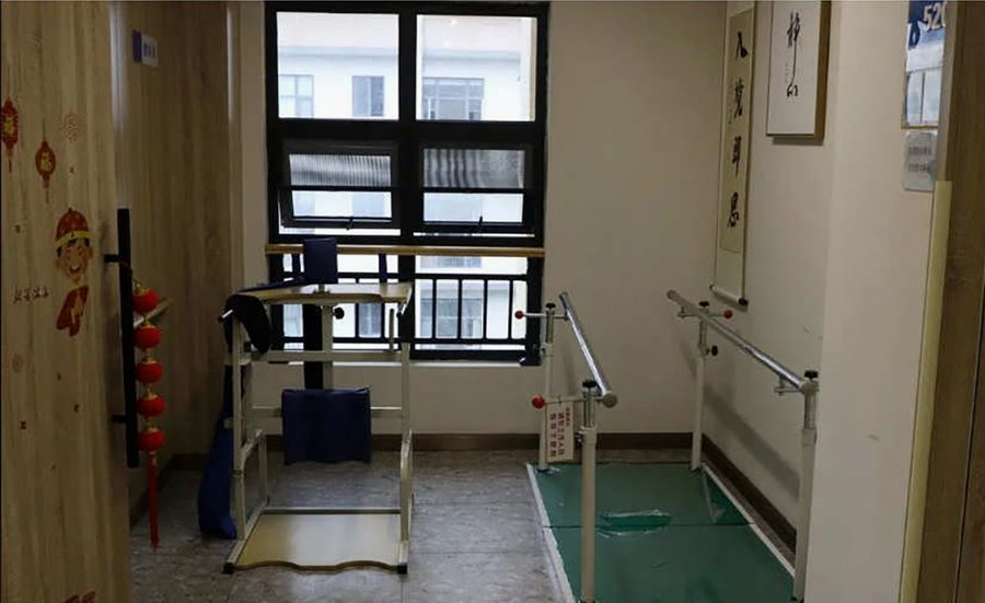 成都全失能老人进哺恩养老护理中心(熙悦里),翻身拍背和一对一喂饭怎么确认?