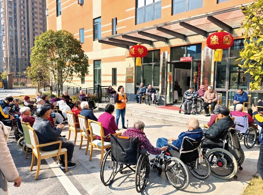 成都瑞小满天回镇街道社区养老综合体 帕金森长者关节护理服务选型指引