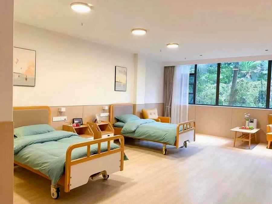 成都瑞小满·万圣康养中心收费解析:月费3000到7500元吃住护包含说明