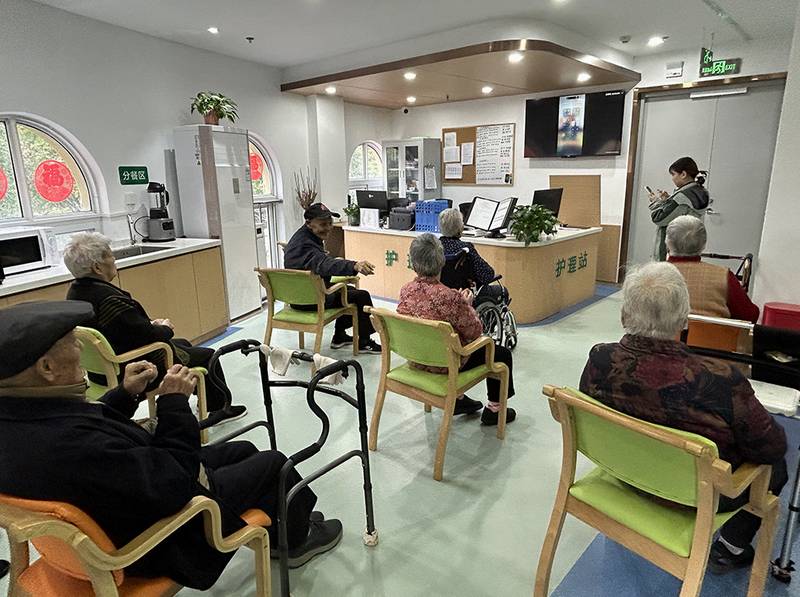 成都市成华区期颐花老年养护中心服务公开说明：棋牌书画手工活动与入院指南