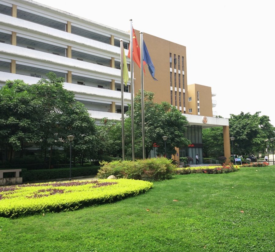 成都市第二社会福利院:半失能长者介助级收住与协助穿衣服务说明