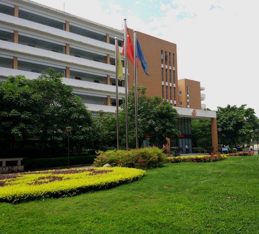 成都市第二社会福利院：成都养老院能否接收半失能老人并提供协助穿衣服务？