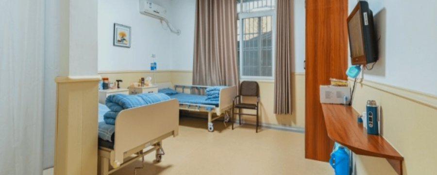 成都市龙泉驿区老玩童疗养院公共服务设施配置说明(医用电梯、接待大厅、生活用车)