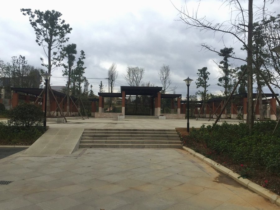成都市龙泉驿区侨颐园颐养居:独立城市院落与全生活场景适老化解析