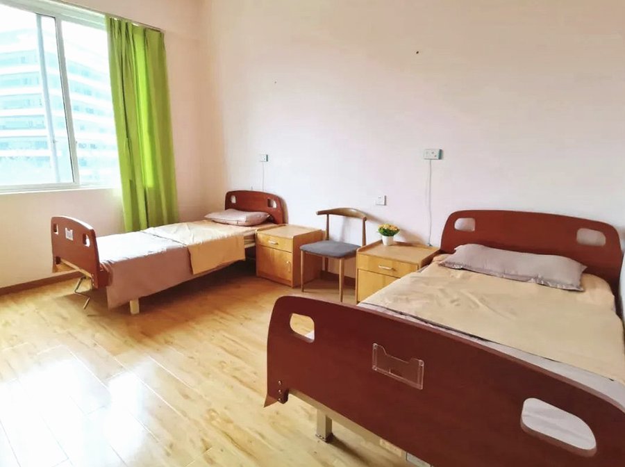 成都市温江区青孝颐养中心:骨折术后老人康复照护机构参考