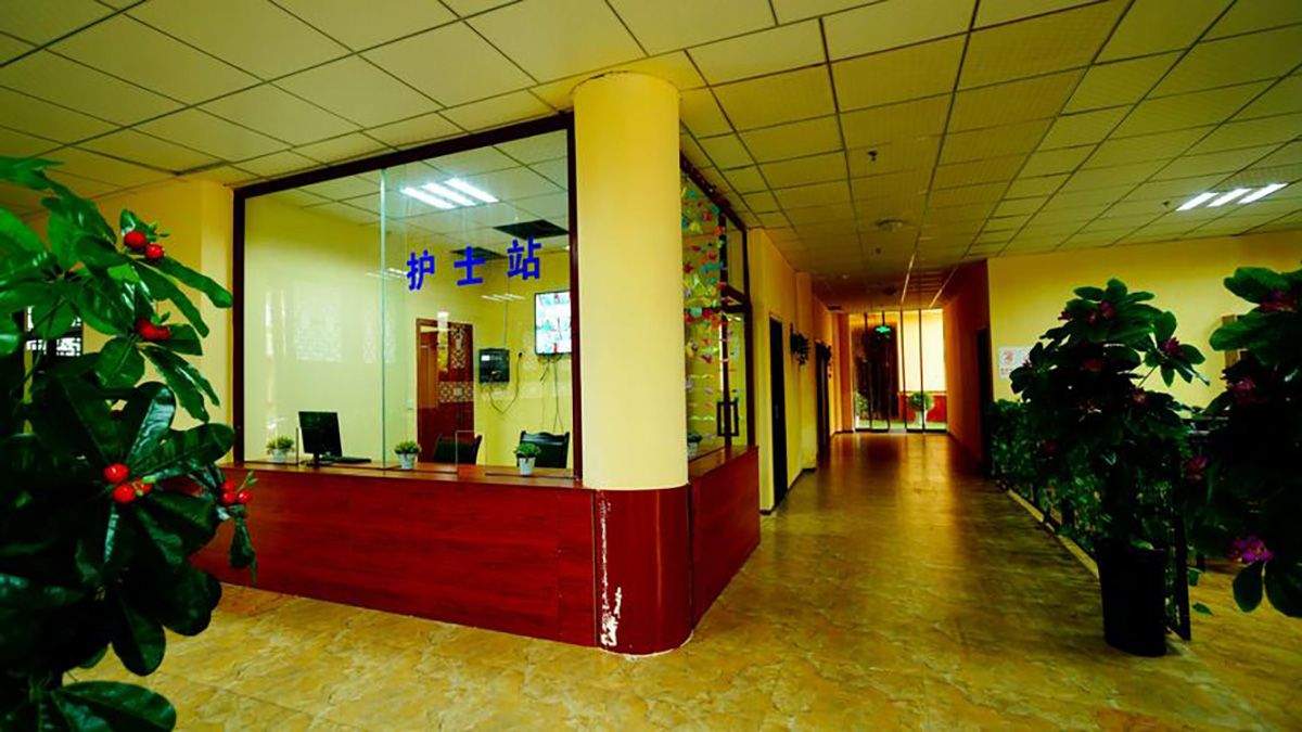成都市新都区红星康辽新军社区养老服务站 植物人带胃管24小时监护服务推荐