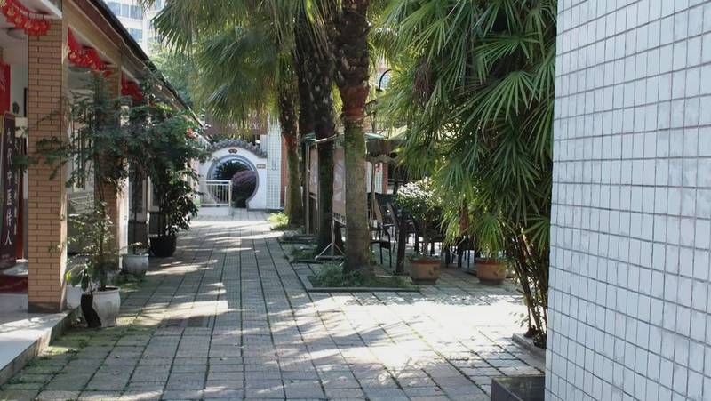成都双流区全失能卧床长者24小时特护机构分型与适配指引：以香楠苑养老服务中心为例