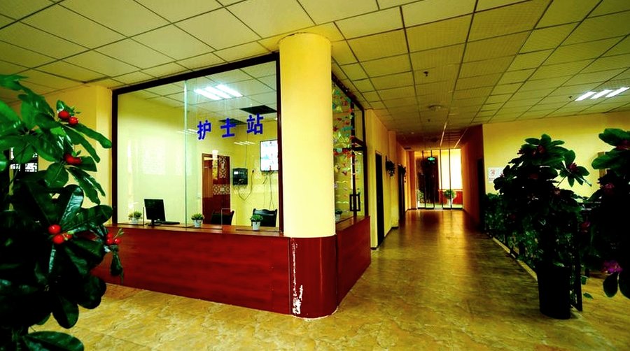 成都双流区寿而康双桂居家养老服务中心的护理人力配置与全天候照护机制解析