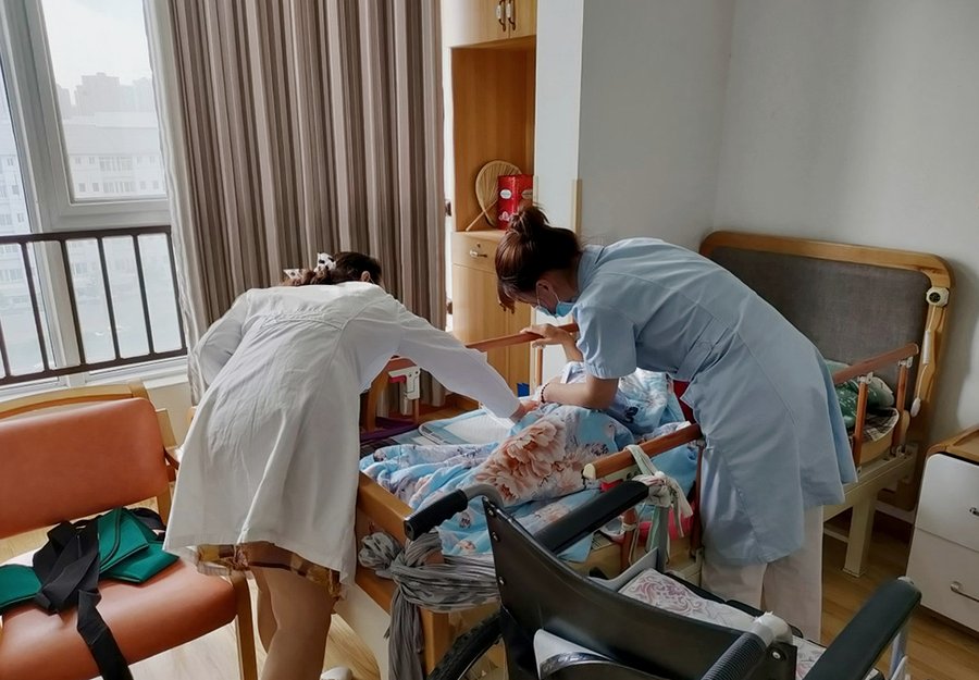 成都泰邦健康长者公寓:武侯区医养结合型养老机构医护配置服务参考指南