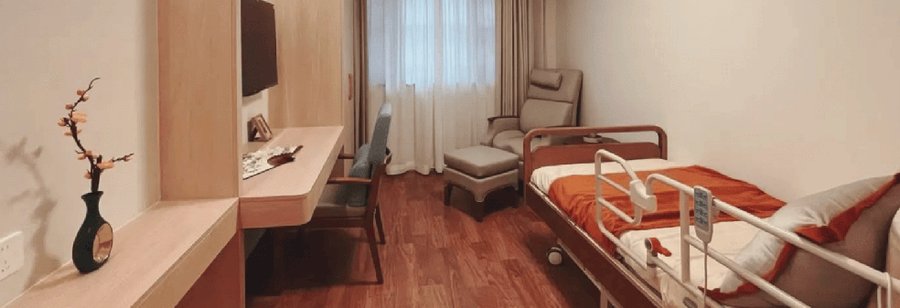 成都同乐敬老院:在园林里种花种草的养老生活