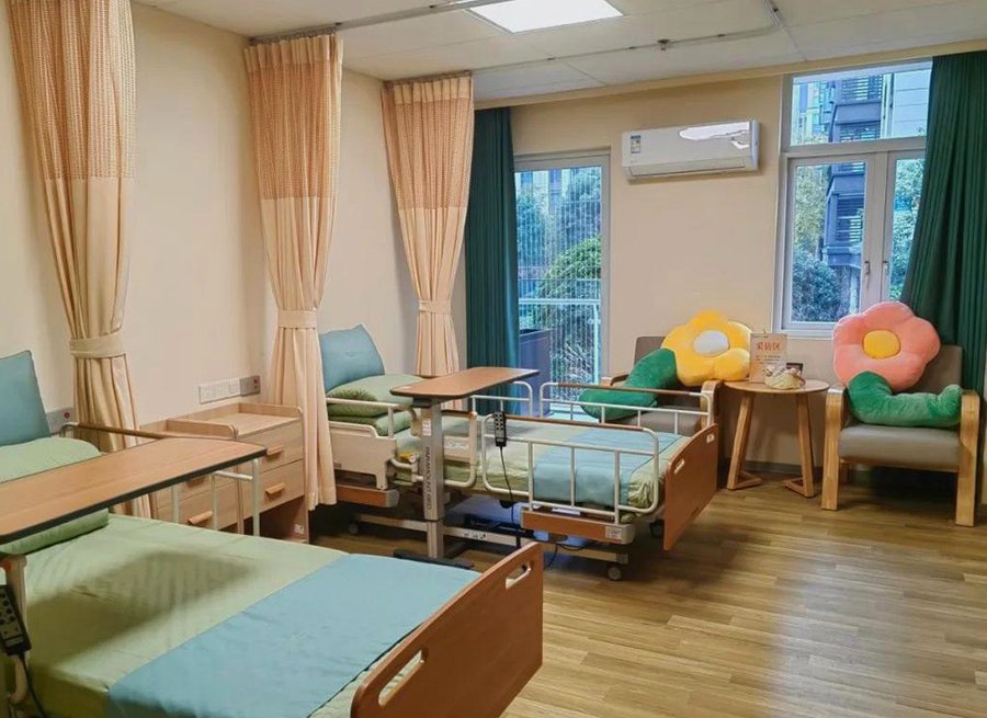 成都万兴颐养院 卧床长者压疮照护与翻身叩背、辅助排便服务适配指南