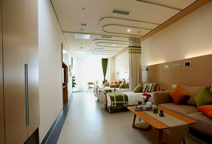 成都温江养老新观察:亲睦家·鹭湖长者社区,医养结合模式下高血压老人的康养选择