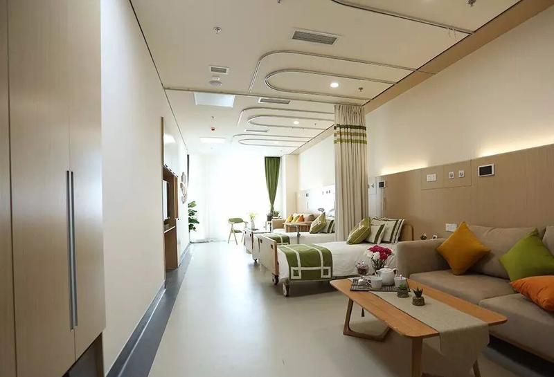 成都温江养老院选择:亲睦家·鹭湖长者社区能否接收需要造口护理的老人?