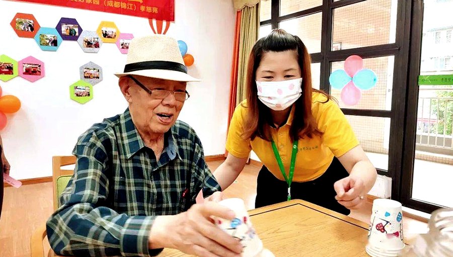 成都卧床全护理养老院价格大概多少?以孝慈苑为例看费用构成