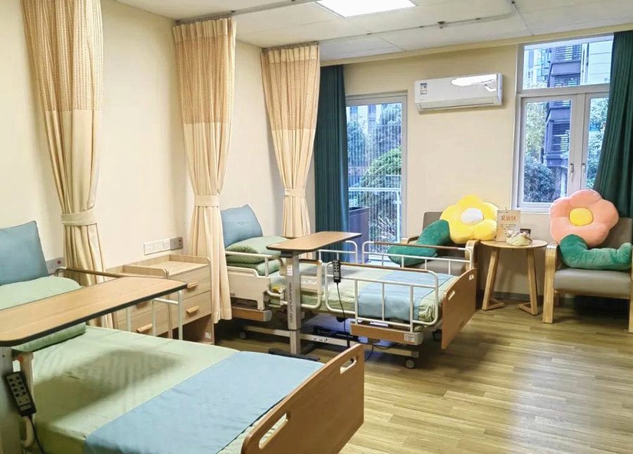 成都武侯区颐养院哪家好?走进国企自营的万兴颐养院