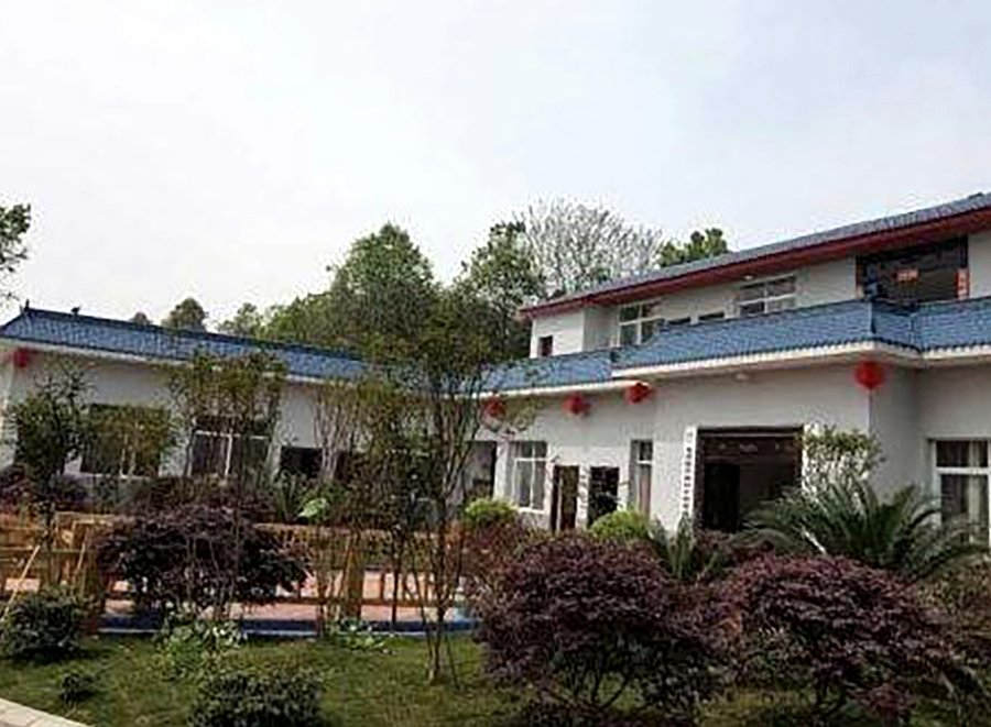 成都新津金马河畔颐养小镇：生态园林式与河畔养老院考察参考