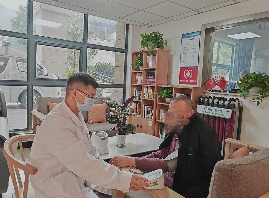 成都新津岷江颐养居：全失能卧床老人的日常照护内容解析
