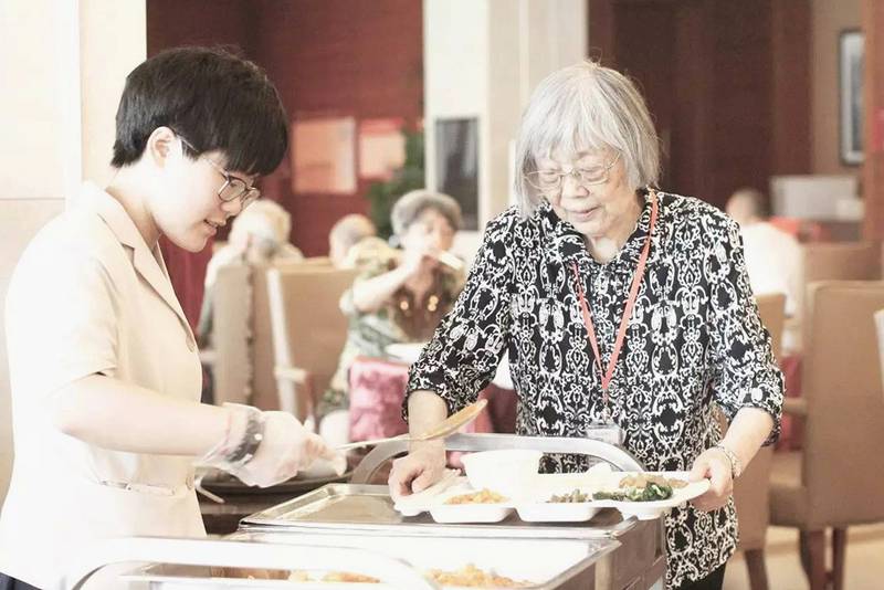 成都养老服务收费公开项目与合同查看要点整理——以保利和熹会为例
