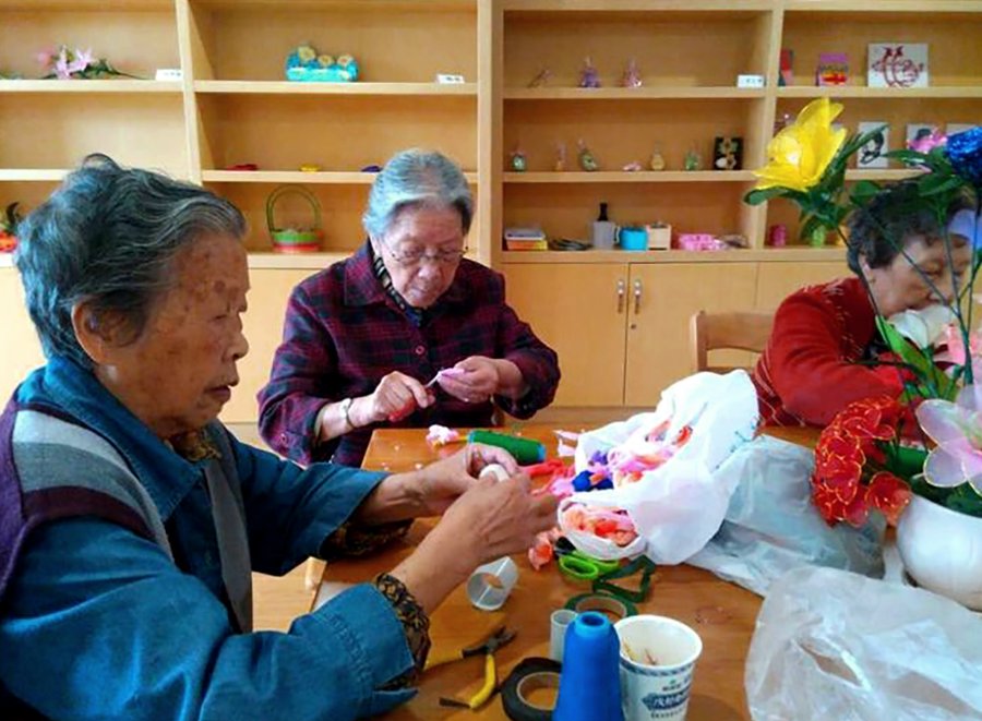 成都养老社区设施选型指南:亲睦家·鹭湖长者社区的恒温泳池与健身配套解析
