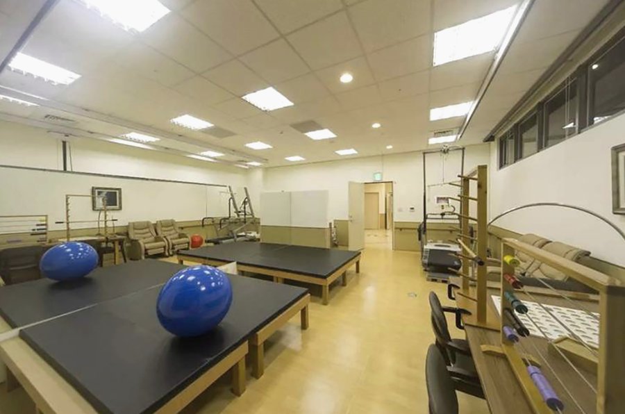成都养老院能接收全失能卧床老人吗?晨斓医养为您梳理入住前必知要点
