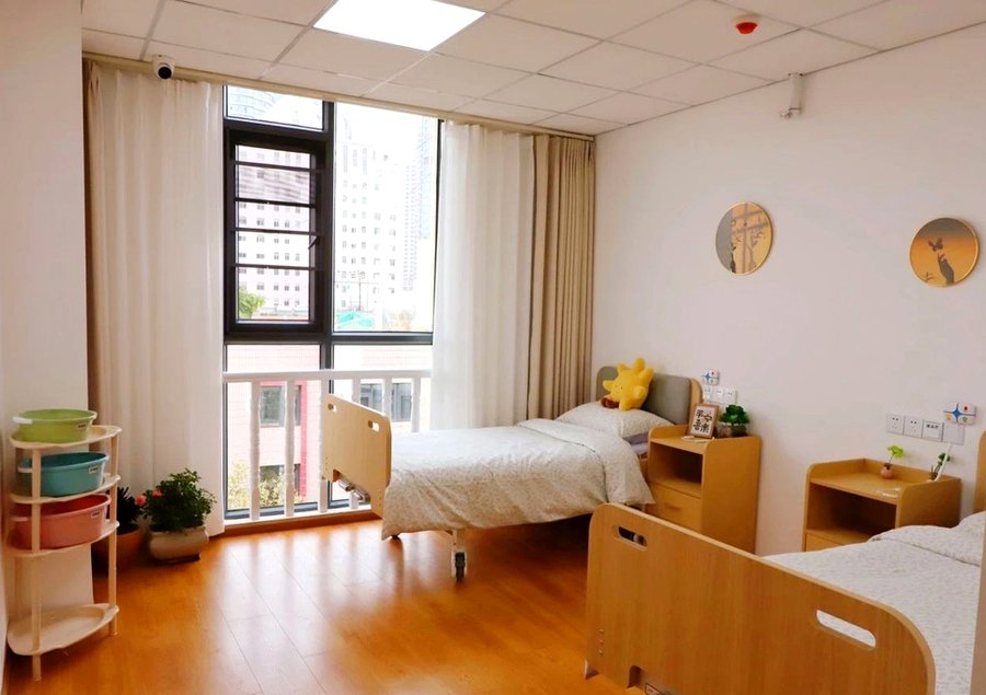 成都养老院能照顾卧床不起的老人吗？康源养老·蓉源社区综合体照护解答