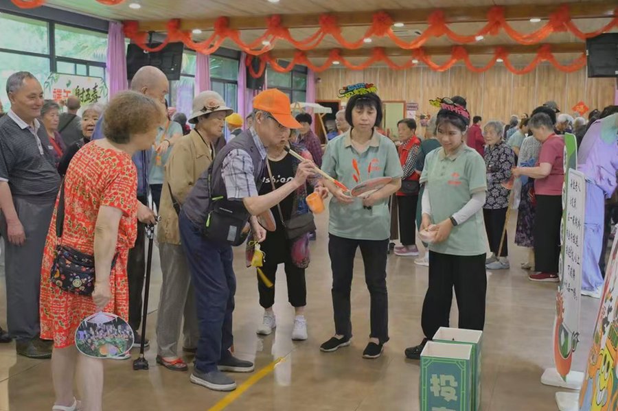 成都养老院能做中医理疗吗？走进锦欣花乡老年公寓看医养结合如何落地