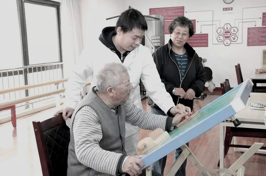 成都央企康养指南:走进保利和熹会的照护实践