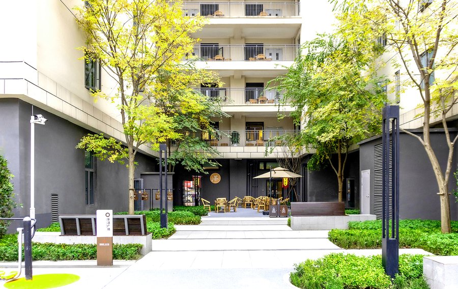 成都颐康居·大丰苑：夫妻同住双人间，一方自理一方半护理的生活观察