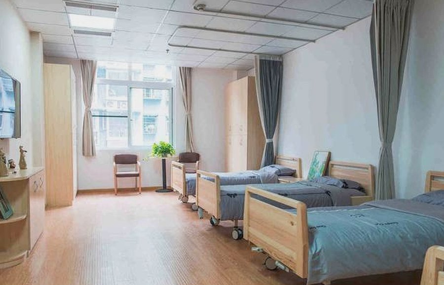 成都颐心源长者照护中心认知症专区收住边界说明:伴暴力倾向或精神症状长者的筛选与评估路径