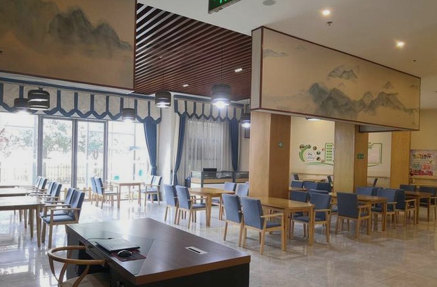 成都一暄康养膳食服务观察:三餐两点与软食流食的分级照护实践