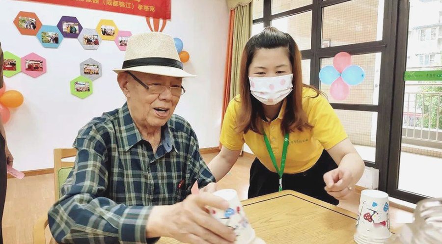 成都医养结合养老院能提供哪些中医和康复服务？孝慈苑五星级养老机构服务解析