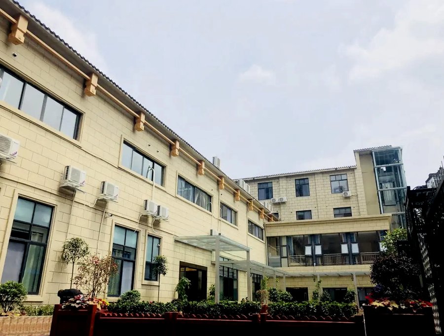 成都医养结合养老院推荐:哺恩平福养老护理中心选型参考