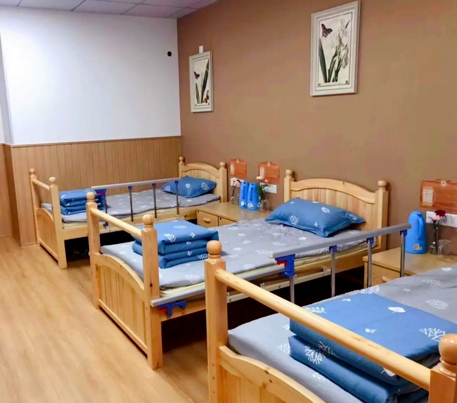 《成都月费6000元档养老机构走访:哺恩平福的环境、设施与照护细节观察》