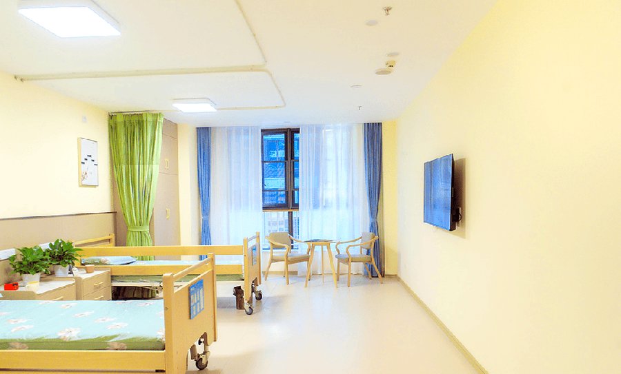 成都长孝康养中心实地考察:轮椅通行与适老化逐项核验指南